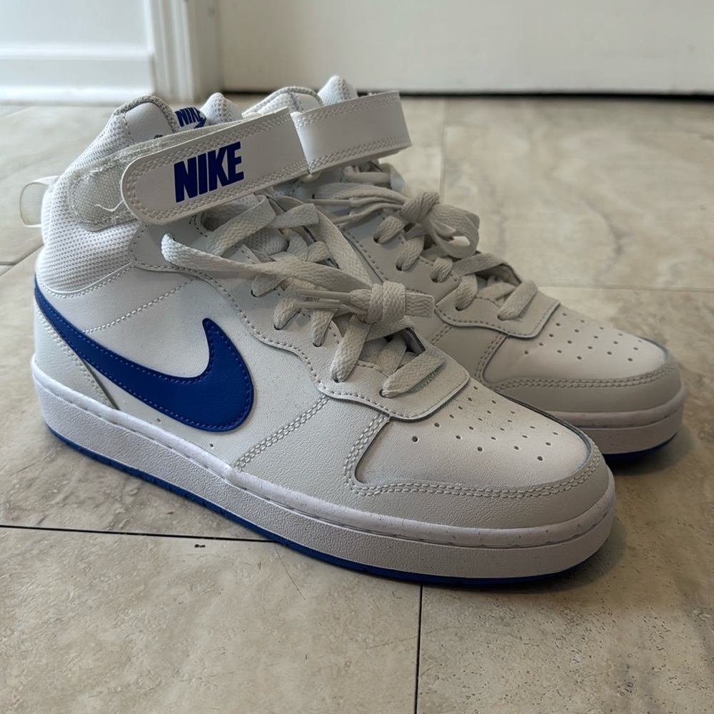 Nike Court Borough Mid 2 (Big Kid)